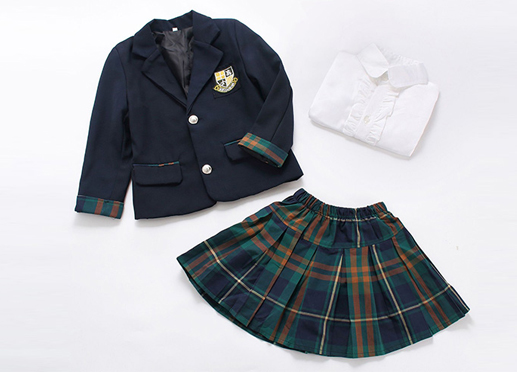 校服設計的(de)好看一點，還(hái)是繼續醜？